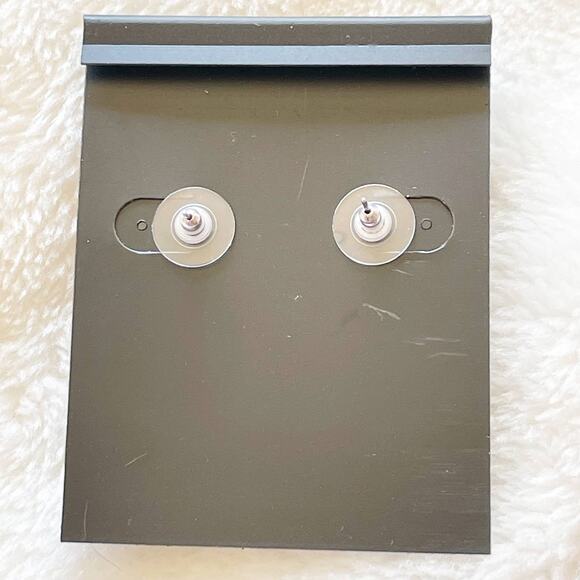 INC Large Cluster Rhinestone Stud Earrings Silver Tone Light Green Clear New - Picture 7 of 7